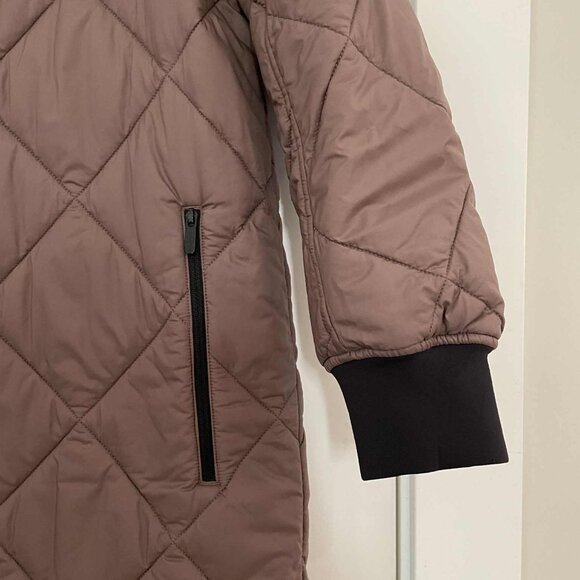 Lululemon Enough Puff Reversible Jacket - Mauve Stone/Black - VEUC - FITS LARGE! - Picture 5 of 14